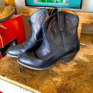 Ariat cowgirl boots